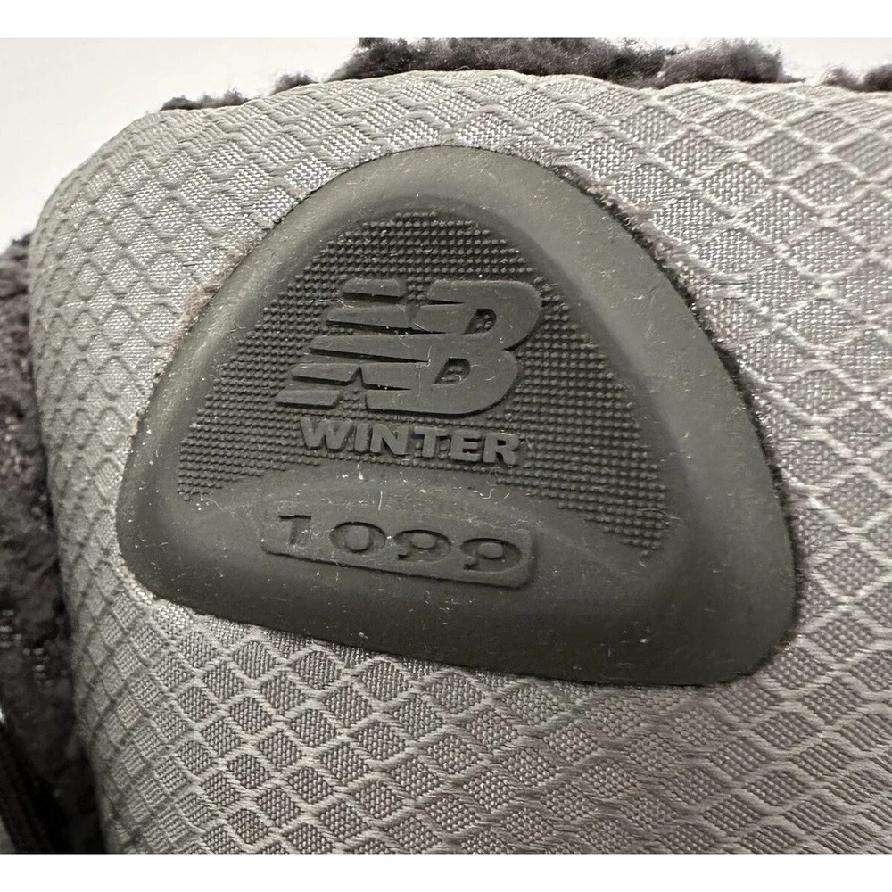 New Balance Boots Primaloft Womens US‎ 7 B Vibram Soles Winter Hiking Gray Shoes